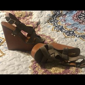 Wedge platform strappy sandals